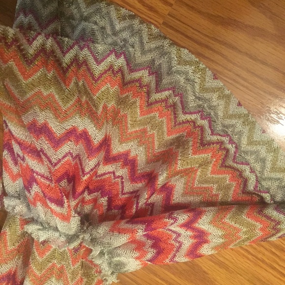 60’s Inspired Bell Sleeve Zig Zag Pattern Dress - Picture 5 of 10